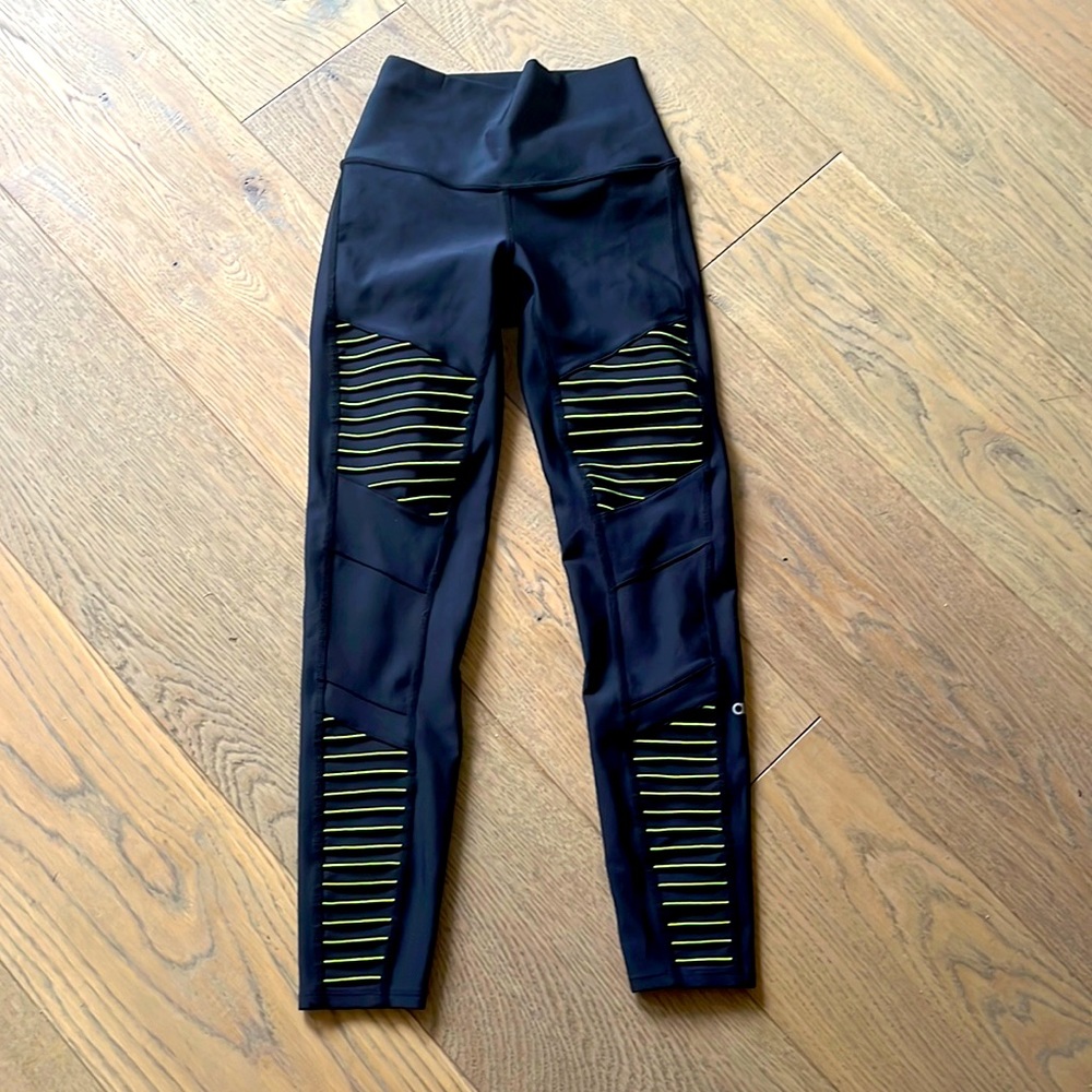 Alo yoga high-waist Capri size xxs